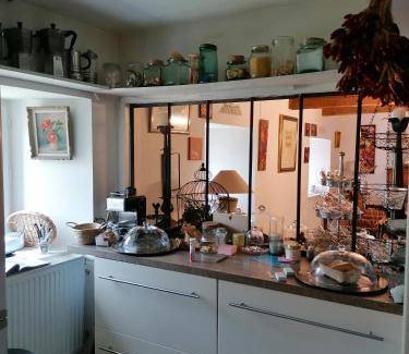 Mariac House | Spacious 4-Bedroom House with Kitchen for 8 Guests