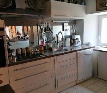 Mariac House | Spacious 4-Bedroom House with Kitchen for 8 Guests