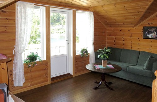 Lyngdal House | Spacious 5-Bedroom House for Families and Groups