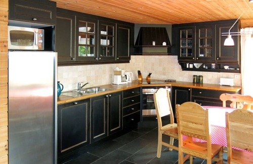 Lyngdal House | Spacious 5-Bedroom House for Families and Groups