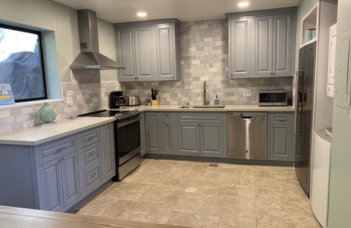 Capitola Condo | Steps to the Sand: Ocean View Condo with Pool & Spa