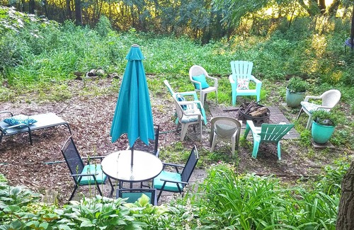 Eden Prairie Apartment | Inviting Wooded Walkout Retreat with Year-Round Hot Tub