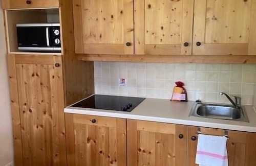 Val Cenis Apartment | Convenient Stay in Val Cenis with Pool, Spa & Balcony