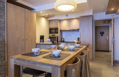 Lanslevillard Apartment | Convenient Hotel with Pool, Spa & Balcony Near Resort Center
