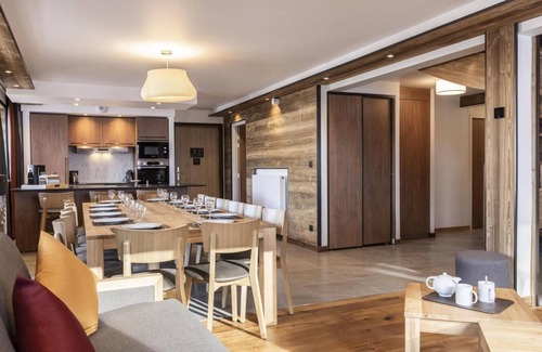 Lanslevillard Apartment | 150m from resort center, fitness, swimming pool, sauna, hammam, balcony, fireplace or stove, tv