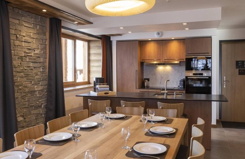 Lanslevillard Apartment | 150m from resort center, fitness, swimming pool, sauna, hammam, balcony, fireplace or stove, tv