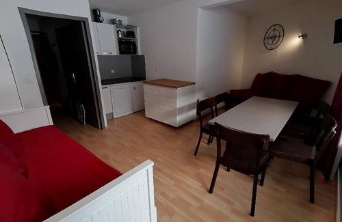 Montalbert Apartment | Convenient Stay: Balcony Room Near Montalbert Resort