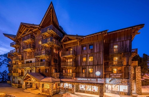 Arc-2000 Apartment | 150m from ski slopes, fitness, swimming pool, sauna, fireplace or stove, tv, ski locker, 200m²
