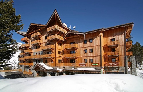 Arc-2000 Apartment | 150m from ski slopes, fitness, swimming pool, sauna, fireplace or stove, tv, ski locker, 200m²