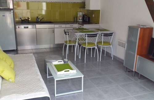 La Gueriniere Villa | Cozy Oceanfront House Steps from the Sea - Guest Rated 9.8