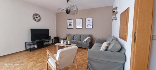 Sahlkamp Apartment | 150qm-6 Rooms-Free Privat Parking-2 Bathrooms-Wifi-Yihapartment