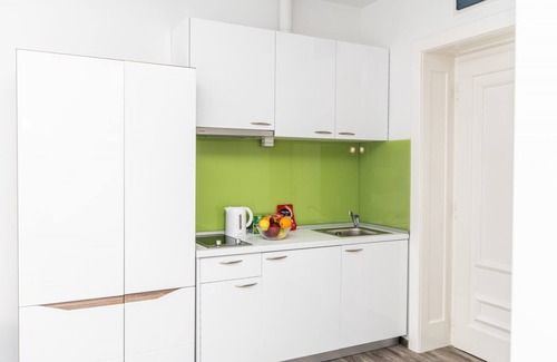Old Town Apartment | Spacious 150sqm Apartment Perfect for Group Getaways
