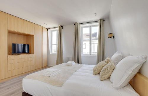 Quartier de la Salpetriere Apartment | Discover Suite Sacha - Ideal Duplex Retreat in Paris