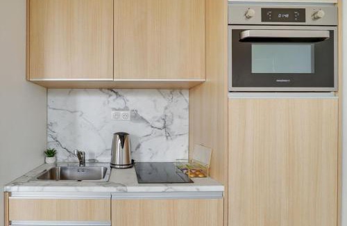 Quartier de la Salpetriere Apartment | Discover 158 Suite Jeremy - Ideal Family Retreat in Paris