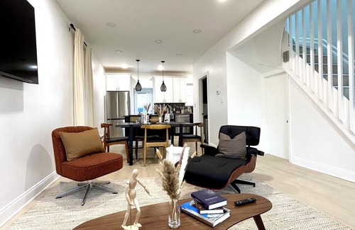 Union City House | 15MIN TO NYC-COZY HOME-FREE PARKING GARAGE-W&D-AC-WIFI