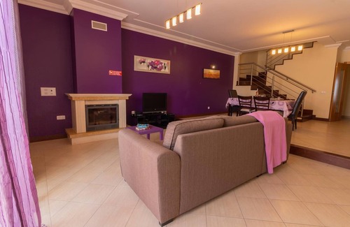 Urbanizacao dos Calicos House | Experience Comfort Near Albufeira Old Town with Free WiFi