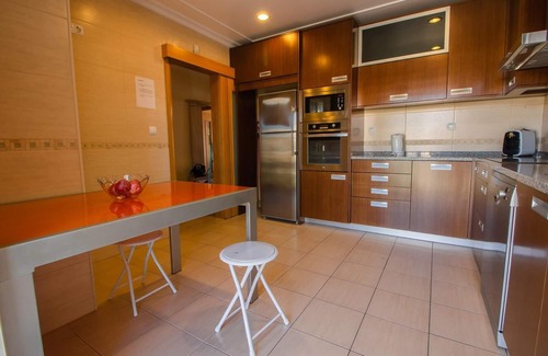 Urbanizacao dos Calicos House | Experience Comfort Near Albufeira Old Town with Free WiFi