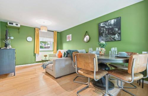Chaucer Apartment | Discover 25% OFF Monthly Stays for Families & Pets!