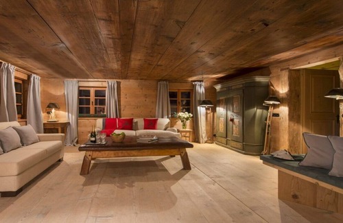 Lech am Arlberg Ski Chalet | 15TH CENTURY AUSTRIAN ARCHITECTURE IN THE SLOPES OF LECH