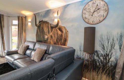 Tunstall House | Inviting 16 Badgers Retreat: Pet-Friendly with High Ratings