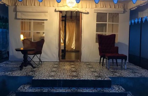 Hosur Resort | Pet-Friendly 16 Bedouin: Pool, Restaurant & Breakfast Awaits
