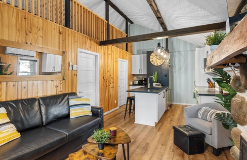 Sainte-Lucie-des-Laurentides Ski Chalet | Relax at Le Petit Caribou: Spa Chalet by the Beach