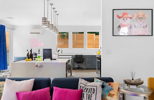 Blackshear-Prospect Hill House | Ideal 16 Guest Home with Rooftop Patio & Outdoor Lounge