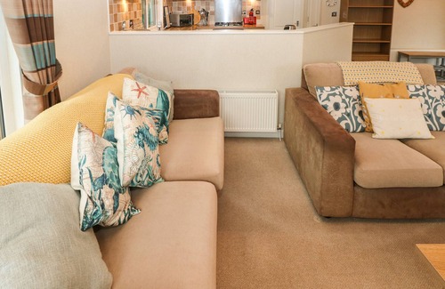 Amroth Cottage | Pet-Friendly Retreat with Garden in Kilgetty