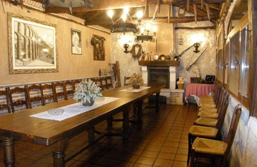 Chane House | Cozy 1-Bedroom Retreat for 2 Guests in a Quaint House