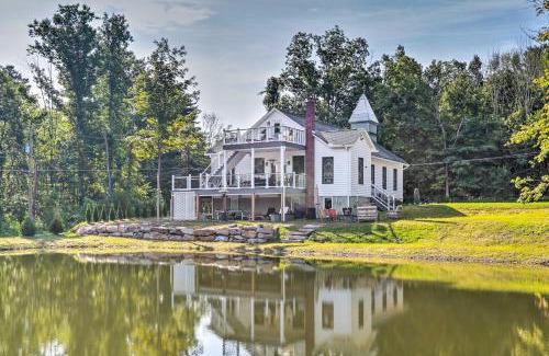 Brodheadsville Villa | Scenic Saylorsburg Villa with Dock & Spa Near Skiing