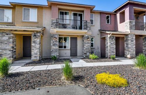 Carson City House | Central Carson City Townhome: Family-Friendly & 10/10 Rated
