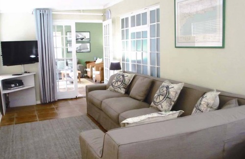 Arniston House | Delightful 16 On Main Arniston with Oceanfront Views