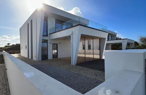 Sao Martinho do Porto Villa | Elegant Villa with Ocean View and Private Pool Retreat
