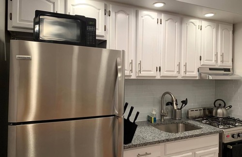 Industry Apartment | Convenient 1-Bedroom Apartment Near NYC with Parking