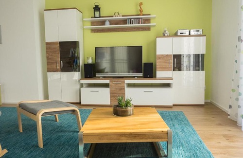 Waiblingen Apartment | Highly Rated 16Lilien Apartmentwohnung with Family Amenities