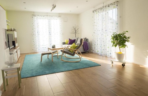 Waiblingen Apartment | Highly Rated 16Lilien Apartmentwohnung with Family Amenities