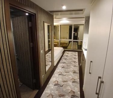 Maltepe Apartment | 16th Floor Apartment in Luxury Residence with Islands View