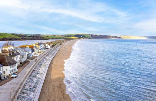 Torcross House | Discover 17 At The Beach, Torcross - Family & Pet Friendly