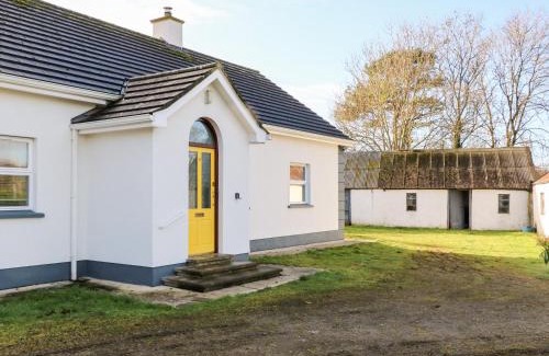 Omagh House | Pet-Friendly Stay at 17 Buninver Road - Rated 10/10