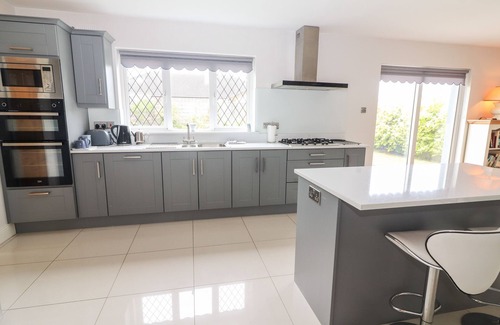 Killorglin Cottage | Pet-Friendly 17 Clover Hill in Beautiful Killorglin