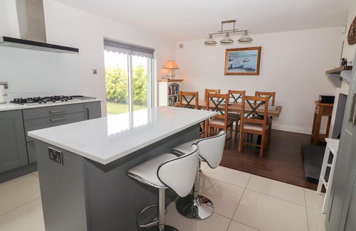 Killorglin Cottage | Pet-Friendly 17 Clover Hill in Beautiful Killorglin