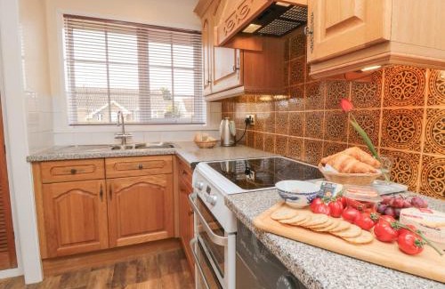 Pickering House | Discover 17 Costa Way: Pet & Child-Friendly Retreat