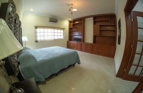 Torreon House | Large Guest Room for Two with Hot Tub - Rated 10/10