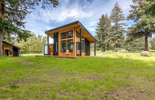 Stevenson Cabin | Cozy 17 m² Cabin with Kitchen - Perfect for Two Guests