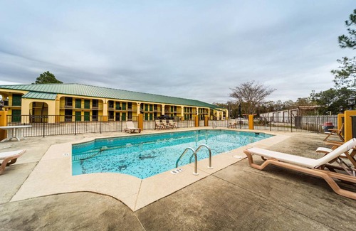 Atmore Hotel | 17 m² Hotel ∙ 127 guests