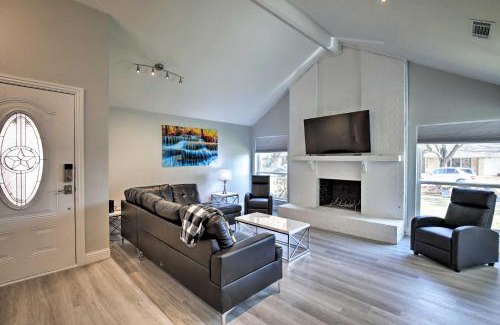 Richardson House | Relaxing Richardson Retreat with Hot Tub Near Dallas