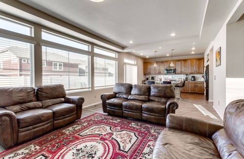 Aurora House | Chic Aurora Home: 10/10 Review Near Downtown Denver!