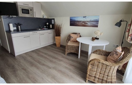 Hage Apartment | Comfortable Suite with Private Bathroom & Family Amenities