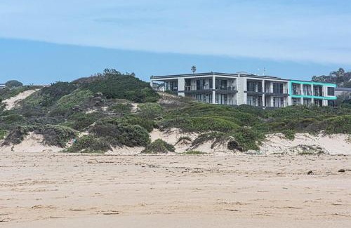 Jeffreys Bay Apartment | Oceanfront Bliss at 17 The Dune, Jeffreys Bay