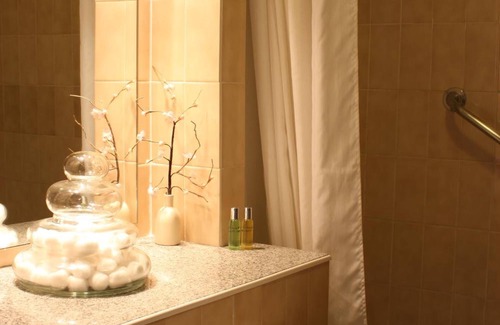 Eastbourne Seafront Bed & Breakfast | Top-Rated 17 Wilmington Square: Family-Friendly Amenities